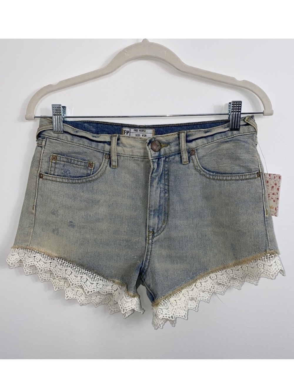 FREE PEOPLE Lace Trim Shorts “daisy wash” NEW Women’s Size 26 Blue NWT Bohemian